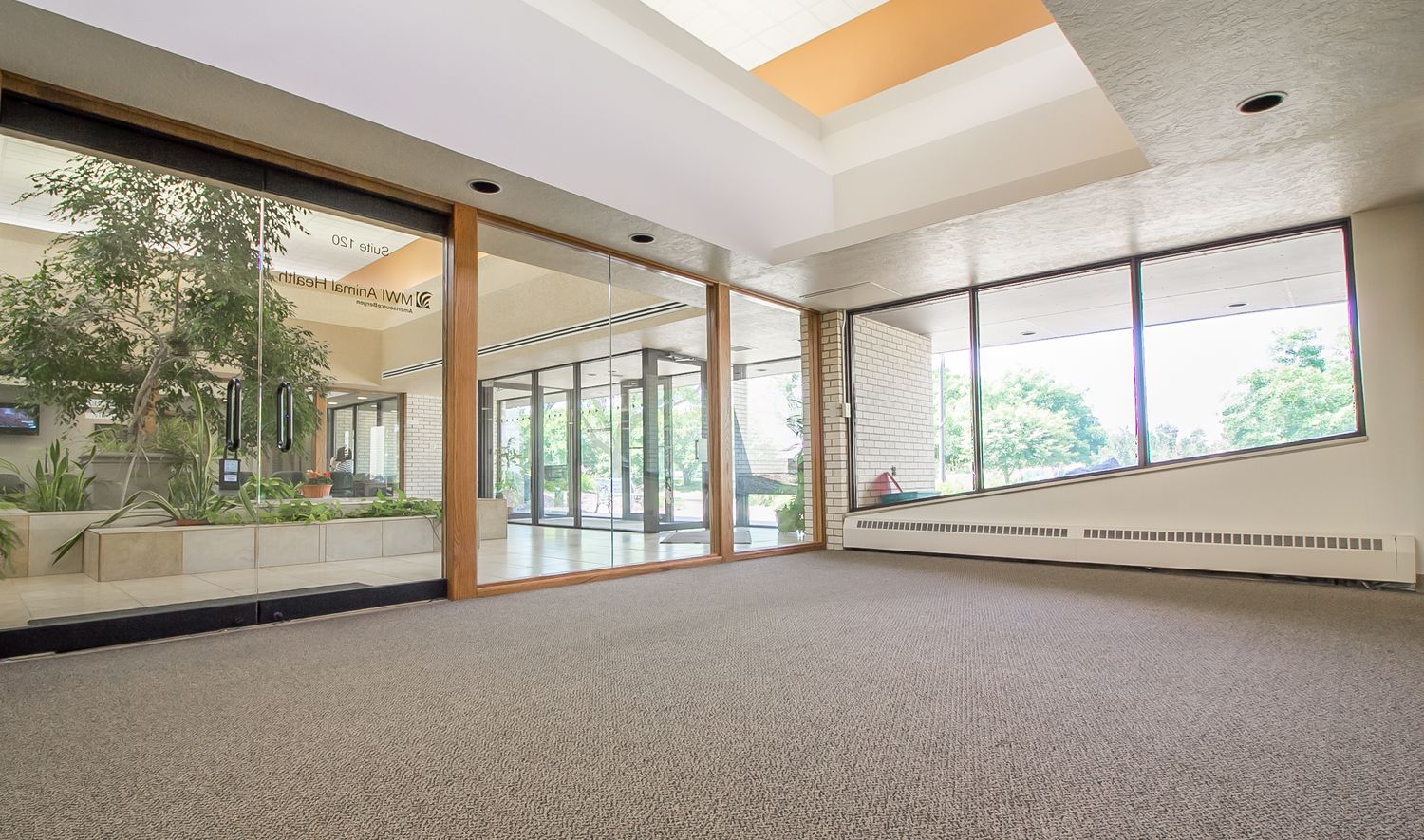4240 Hickory Ln, Sioux City, IA 51106
